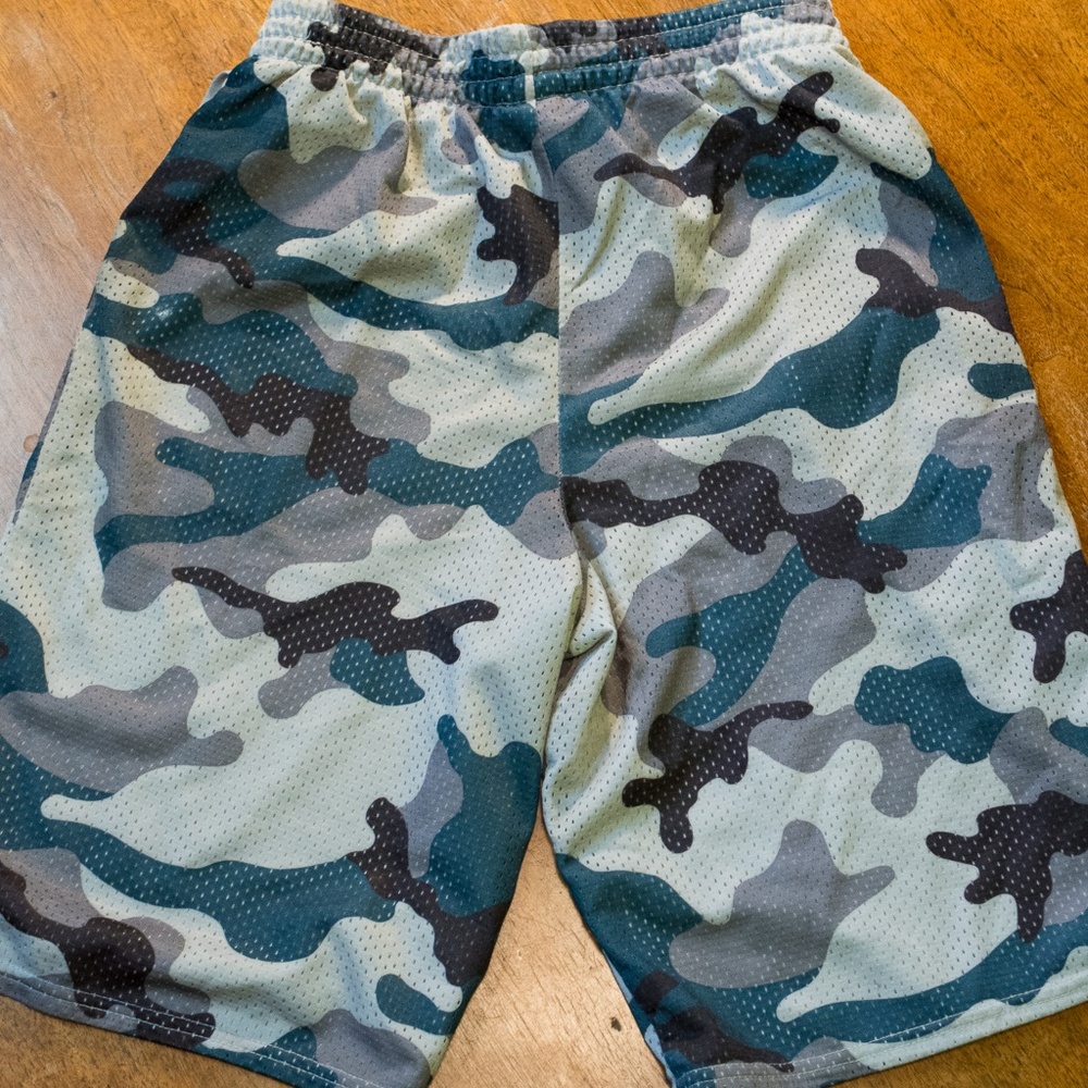 STARTER Blue CAMO basketball mesh shorts XL